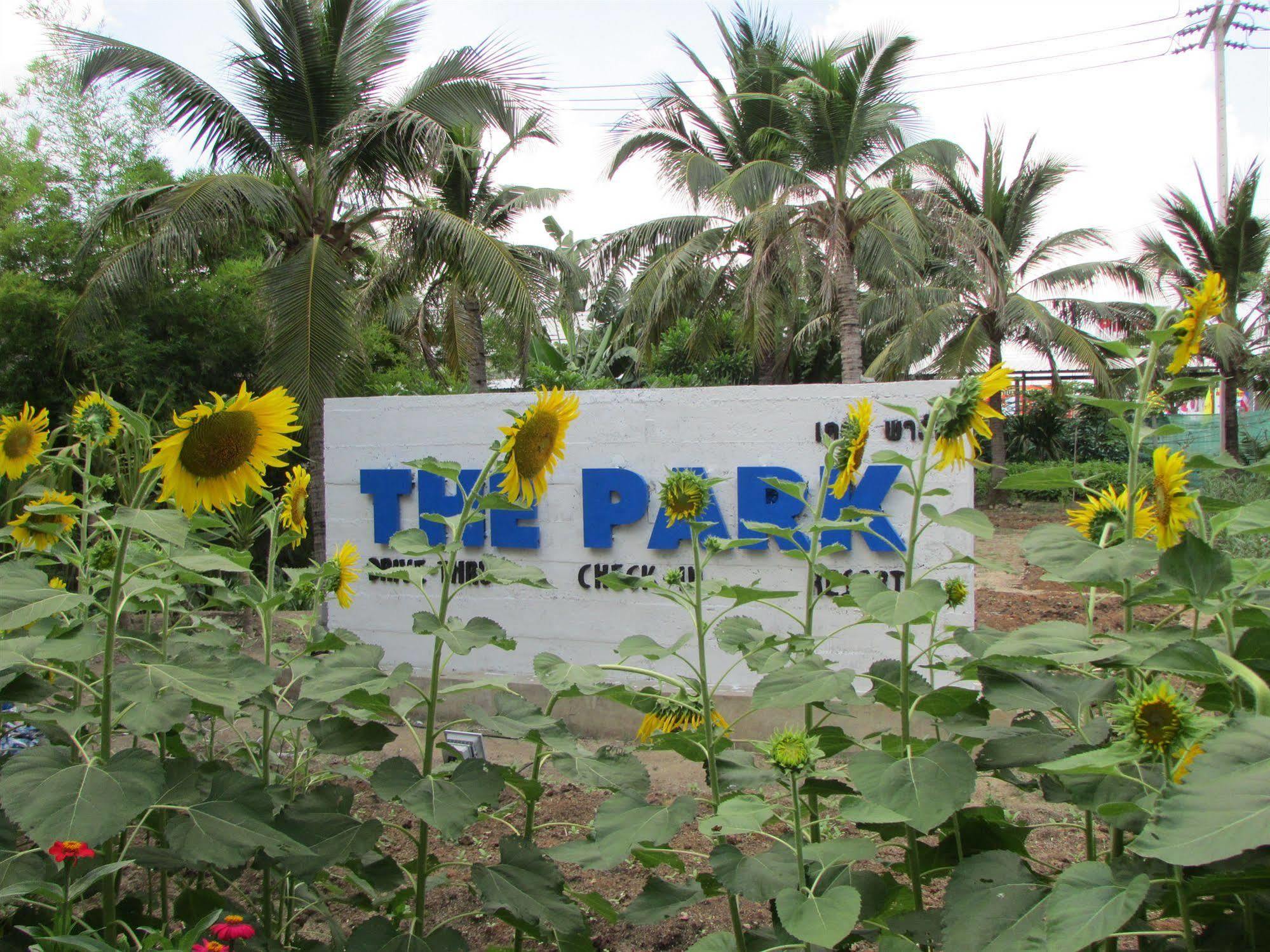 The Park Drive-Thru Check-In Resort Μπανγκόκ Εξωτερικό φωτογραφία
